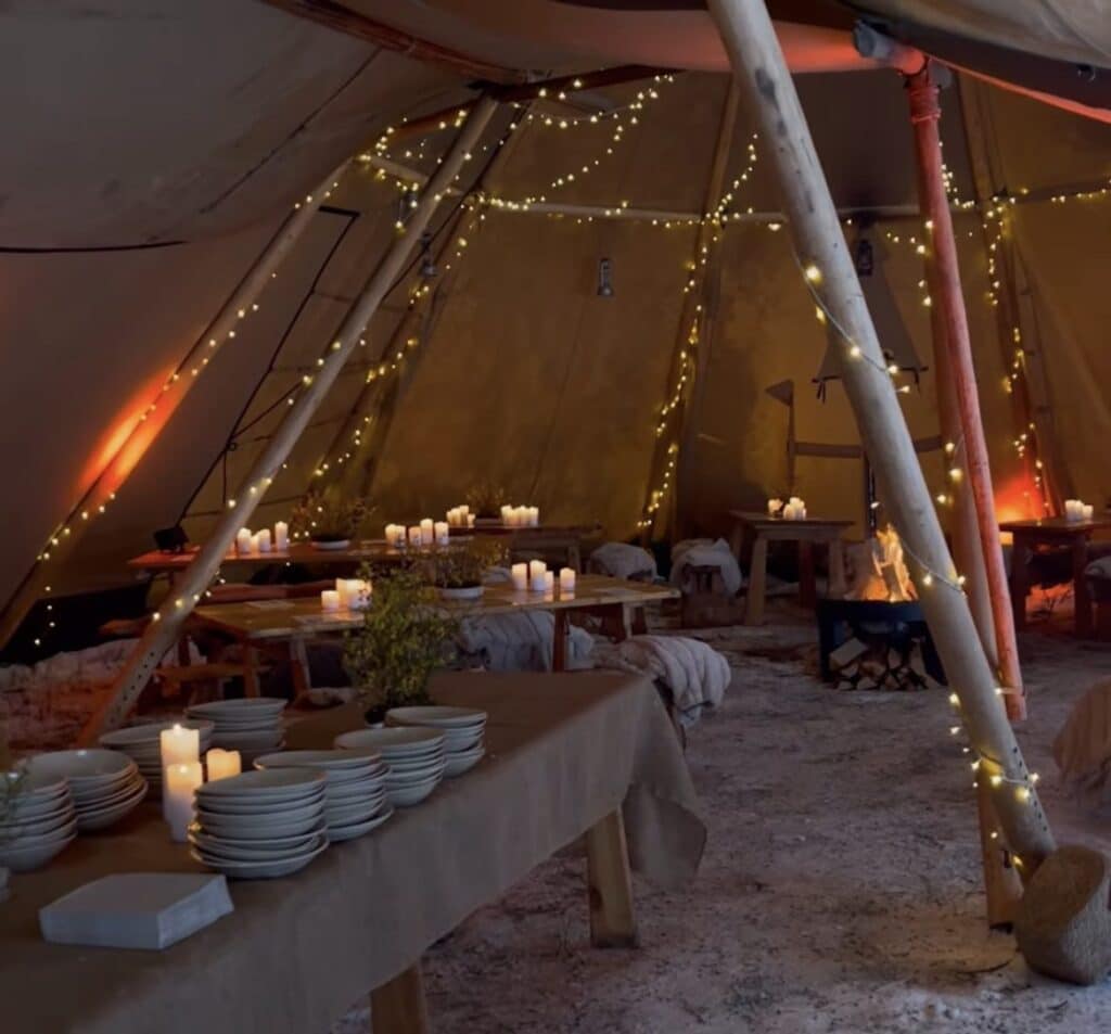 conference activity dinner in luxury tent