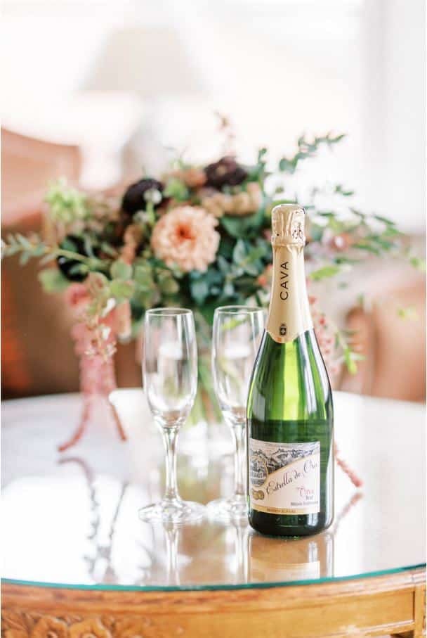 Bjärsjölagårds Slott hotellrom med champagnekonferanse Skåne