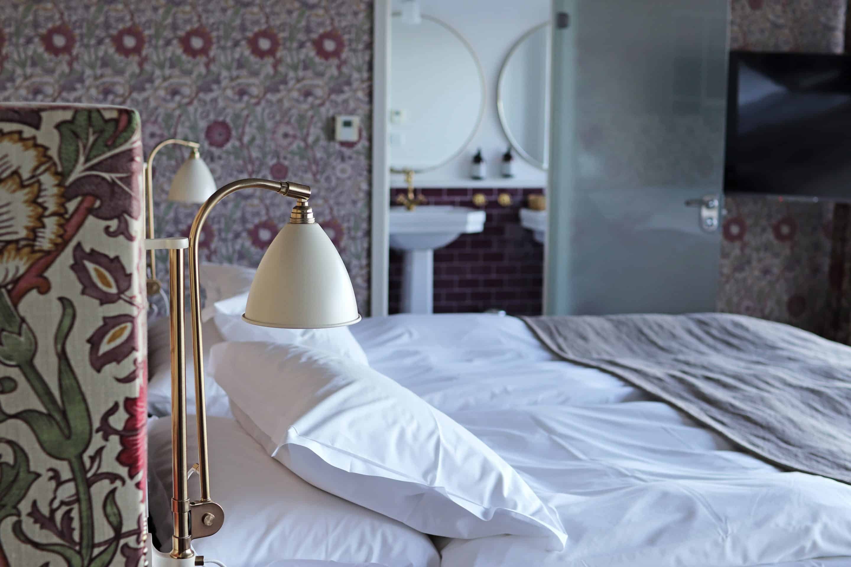 Vår Gård hotel suite lucky bed