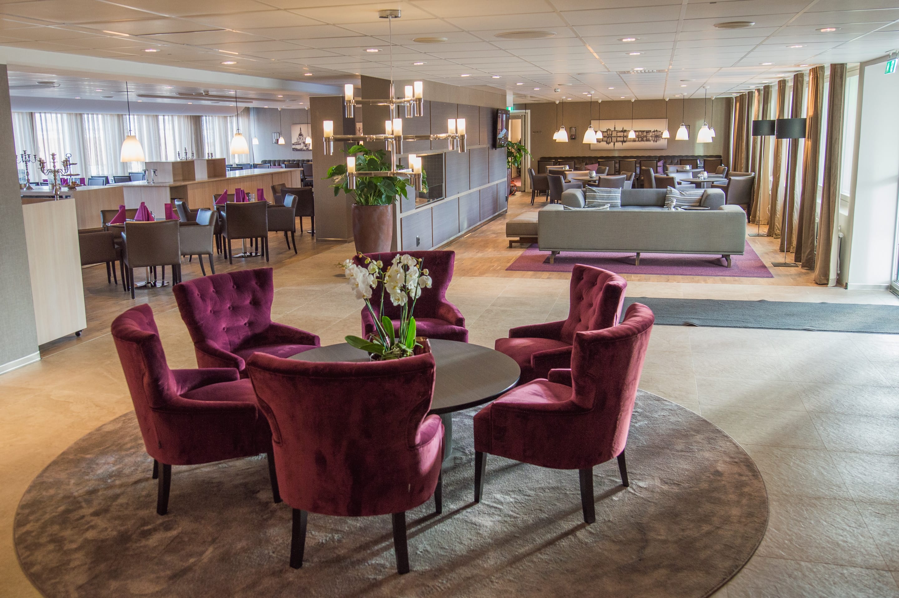 Best Western Plus Park Airport Hotel Lounge