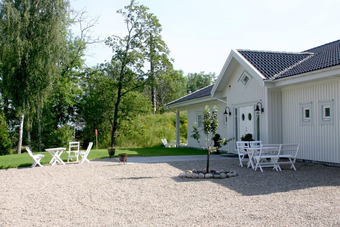 Blommenhof Hotell fika i solen