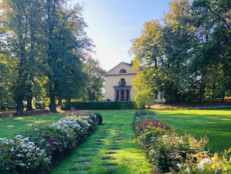 Almare Stäkets Herrgård